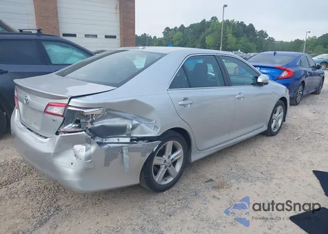 2013 Toyota Camry Se z USA, uszkodzony, nr VIN 4T1BF1FK0DU650897